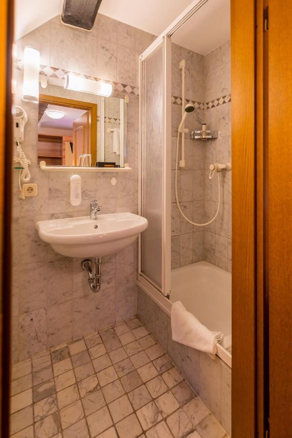 Hotel Goldener Hirsch Suhl Εξωτερικό φωτογραφία